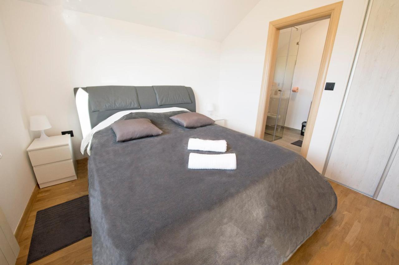 Apartamento Apartman Grc Dugo Selo Exterior foto
